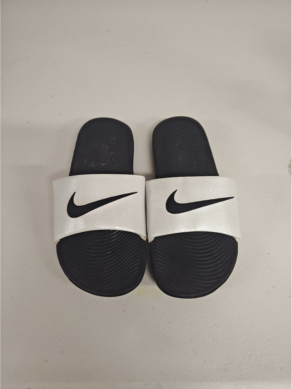 Nike Kawa Shower Slides White Black Men's 7 Women's 8.5 Swoosh Sandals